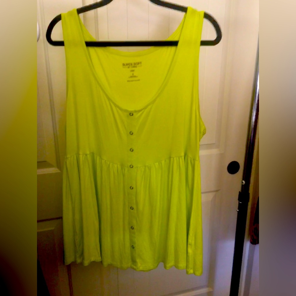 Torrid Super Soft Tank Top Size 2 NWOT